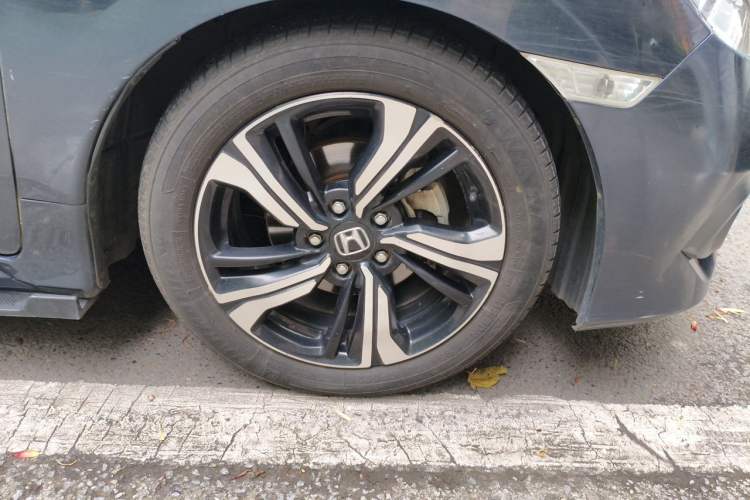 Used Honda Civic 2016 220TURBO CVT Prestige Edition Right Front Wheel Hub