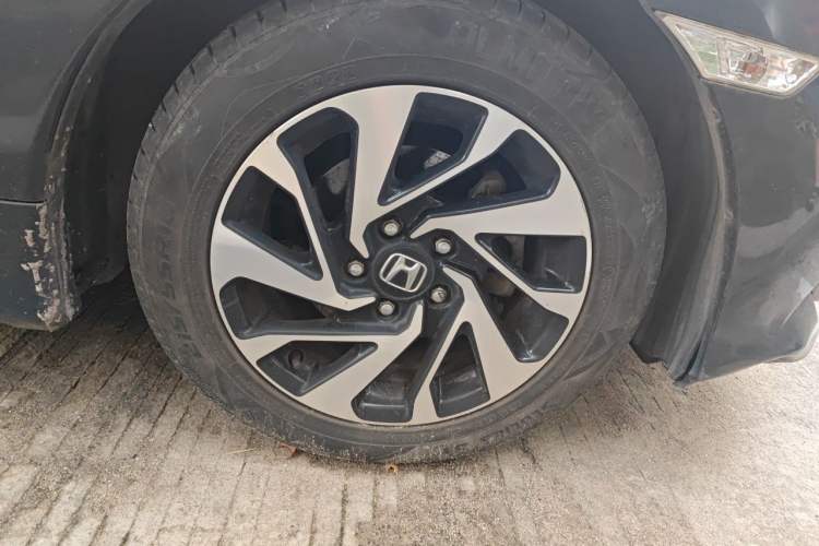 Used Honda Civic 2016 220TURBO CVT Luxury Edition Right Front Wheel Hub