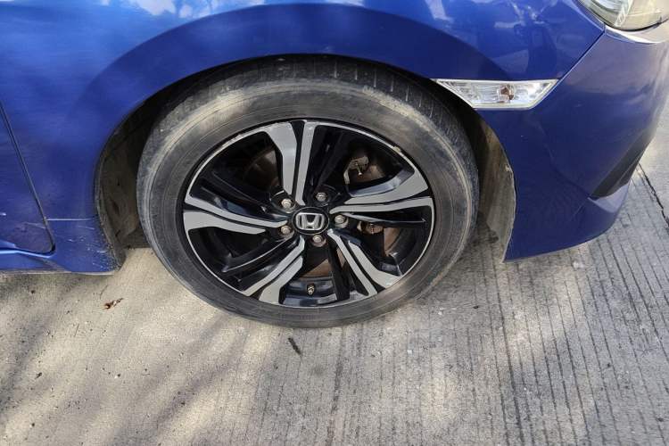 Used Honda Civic 2016 220TURBO CVT Prestige Edition Right Front Wheel Hub