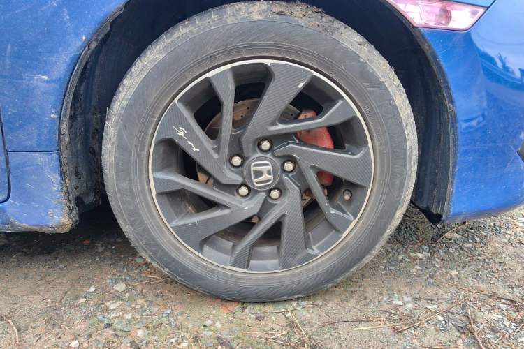 Used Honda Civic 2016 220TURBO Manual Luxury Edition Right Front Wheel Hub