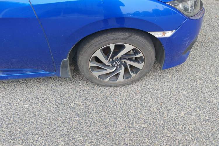 Used Honda Civic 2016 220TURBO Manual Luxury Edition Right Front Wheel Hub