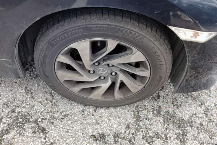 Used Honda Civic 2016 220TURBO Manual Luxury Edition Right Front Wheel Hub