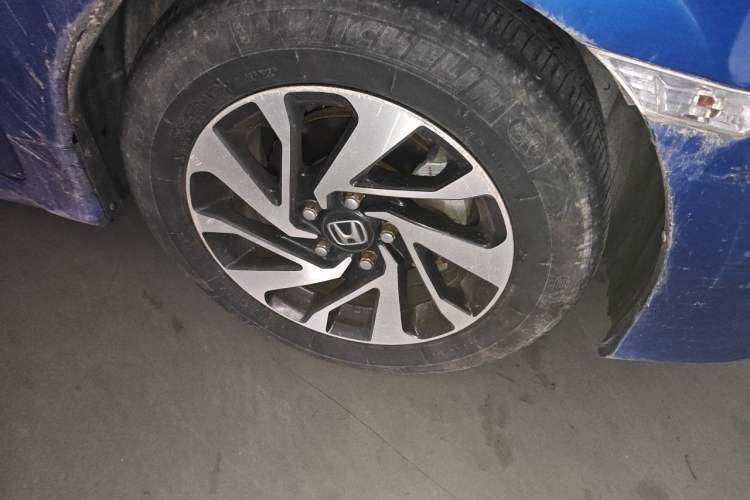 Used Honda Civic 2016 220TURBO CVT Luxury Edition Right Front Wheel Hub