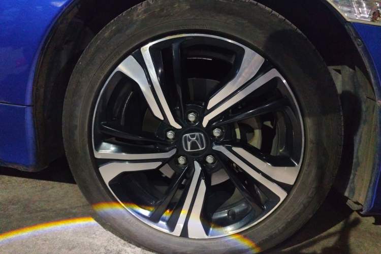Used Honda Civic 2016 220TURBO CVT Prestige Edition Right Front Wheel Hub