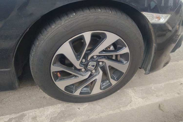 Used Honda Civic 2016 220TURBO CVT Luxury Edition Right Front Wheel Hub