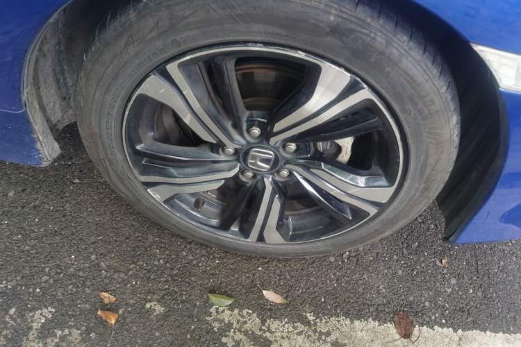 Used Honda Civic 2016 220TURBO CVT Prestige Edition Right Front Wheel Hub
