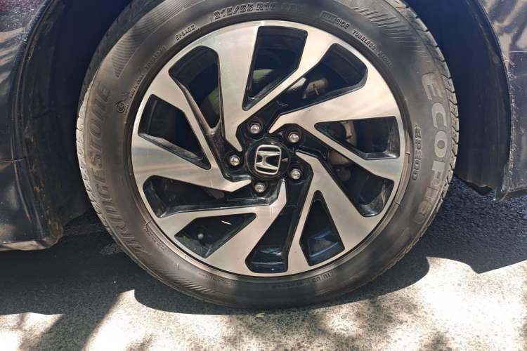 Used Honda Civic 2016 220TURBO CVT Luxury Edition Right Front Wheel Hub