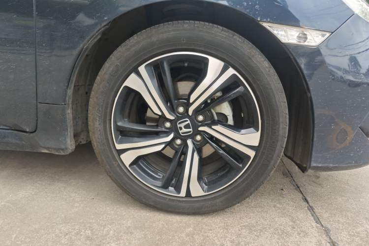 Used Honda Civic 2016 220TURBO CVT Prestige Edition Right Front Wheel Hub