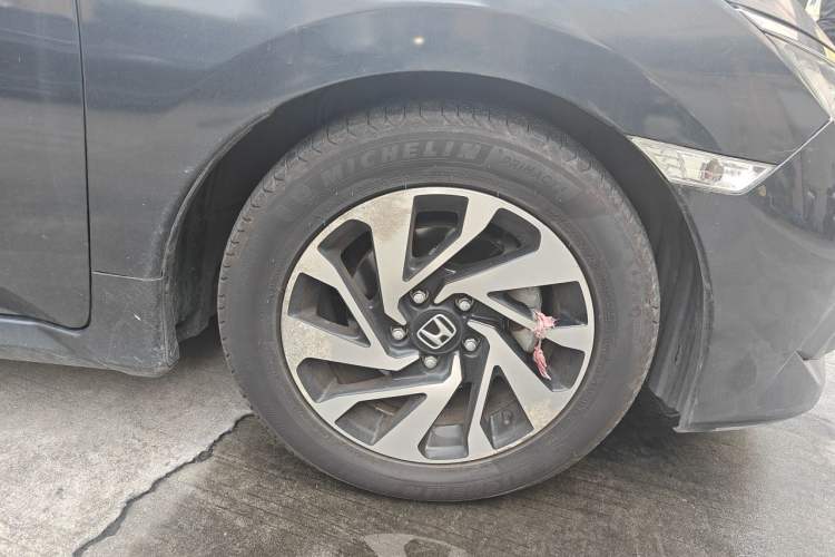 Used Honda Civic 2016 220TURBO CVT Luxury Edition Right Front Wheel Hub