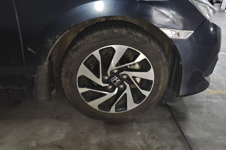 Used Honda Civic 2016 220TURBO CVT Luxury Edition Right Front Wheel Hub