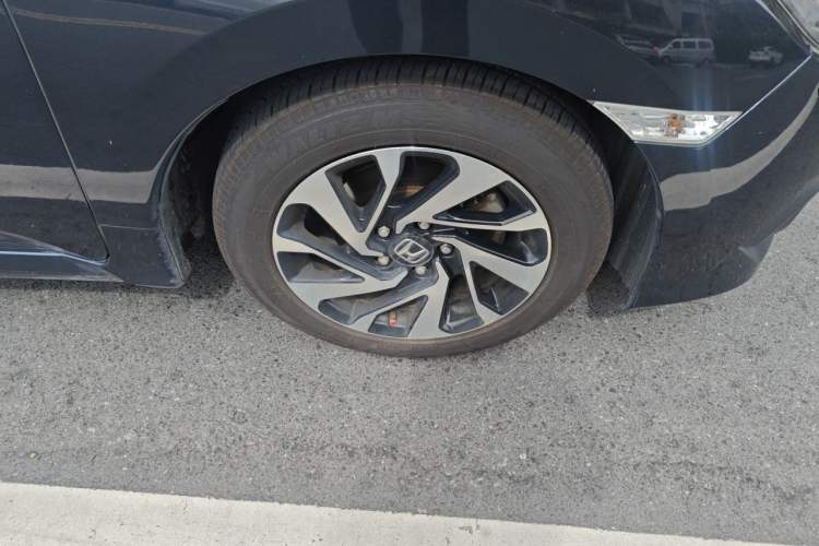 Used Honda Civic 2016 220TURBO CVT Luxury Edition Right Front Wheel Hub