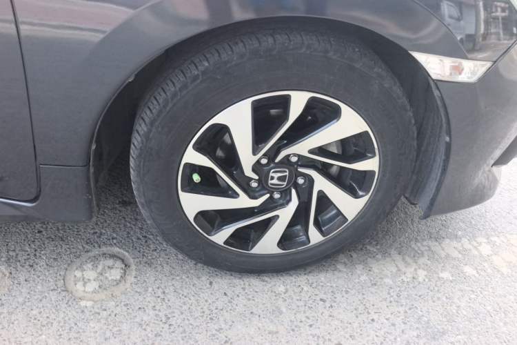 Used Honda Civic 2016 220TURBO CVT Luxury Edition Right Front Wheel Hub