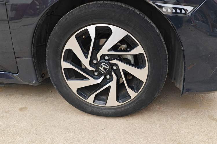 Used Honda Civic 2016 220TURBO CVT Luxury Edition Right Front Wheel Hub