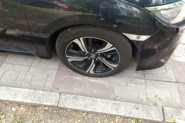 Used Honda Civic 2016 220TURBO CVT Prestige Edition Right Front Wheel Hub