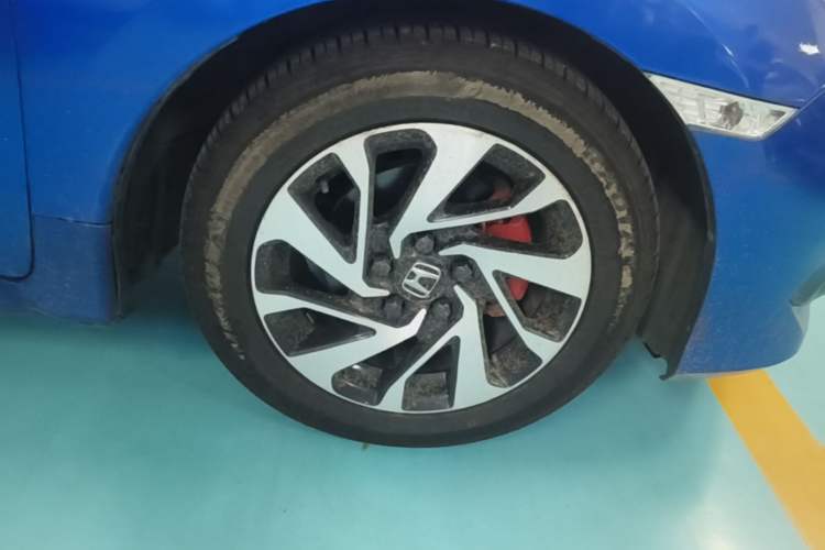 Used Honda Civic 2016 220TURBO CVT Luxury Edition Right Front Wheel Hub
