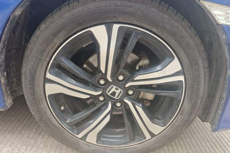 Used Honda Civic 2016 220TURBO CVT Prestige Edition Right Front Wheel Hub