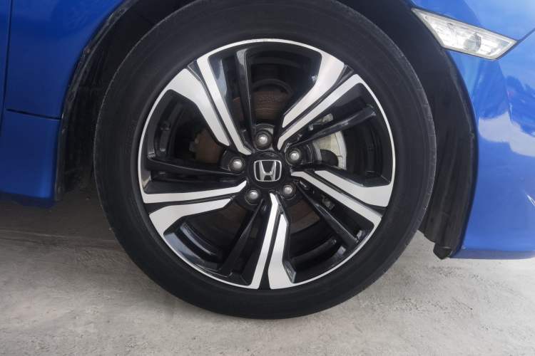 Used Honda Civic 2016 220TURBO CVT Prestige Edition Right Front Wheel Hub