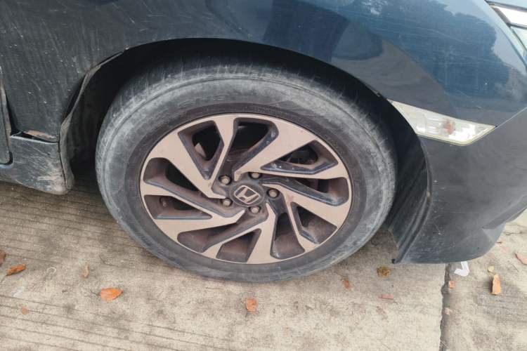 Used Honda Civic 2016 220TURBO CVT Luxury Edition Right Front Wheel Hub