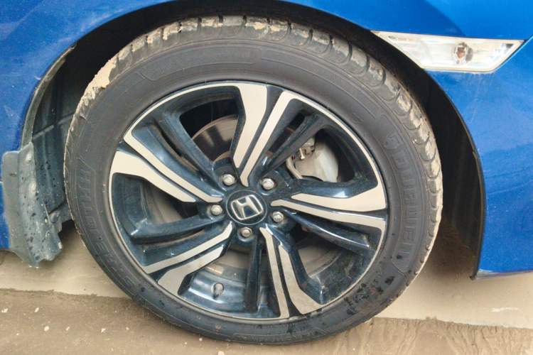 Used Honda Civic 2016 220TURBO CVT Prestige Edition Right Front Wheel Hub