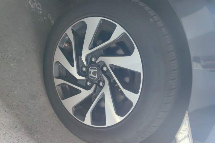 Used Honda Civic 2016 220TURBO CVT Luxury Edition Right Front Wheel Hub