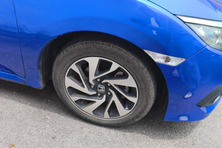 Used Honda Civic 2016 220TURBO CVT Luxury Edition Right Front Wheel Hub