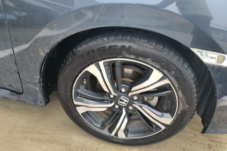 Used Honda Civic 2016 220TURBO CVT Prestige Edition Right Front Wheel Hub