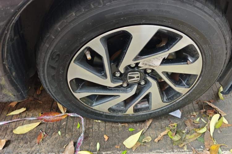 Used Honda Civic 2016 220TURBO CVT Luxury Edition Right Front Wheel Hub