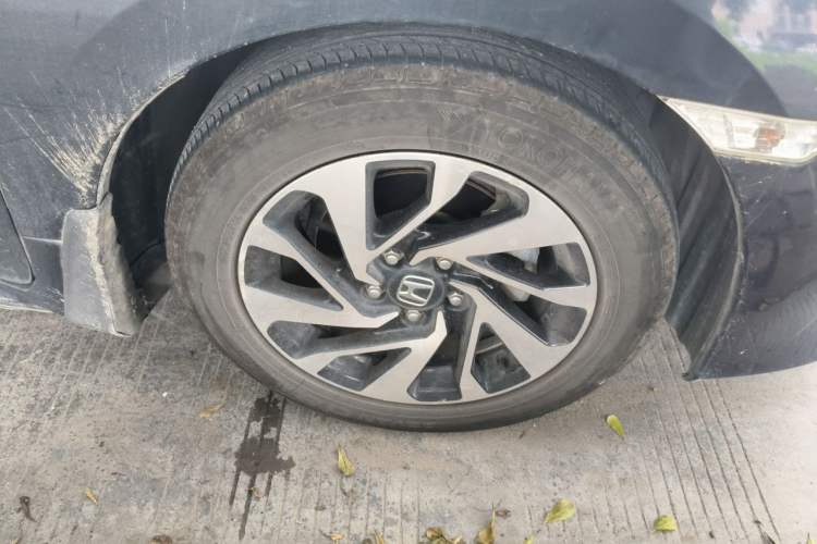 Used Honda Civic 2016 220TURBO CVT Luxury Edition Right Front Wheel Hub