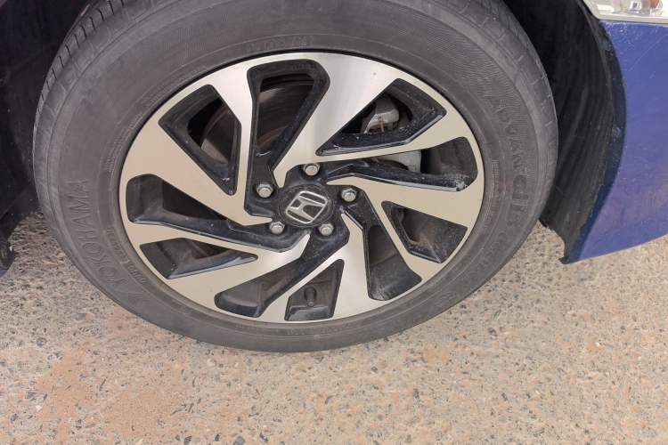 Used Honda Civic 2016 220TURBO CVT Luxury Edition Right Front Wheel Hub