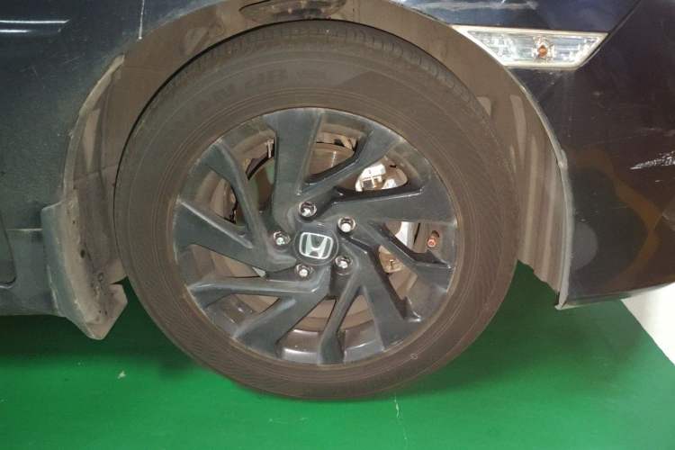 Used Honda Civic 2016 220TURBO CVT Luxury Edition Right Front Wheel Hub