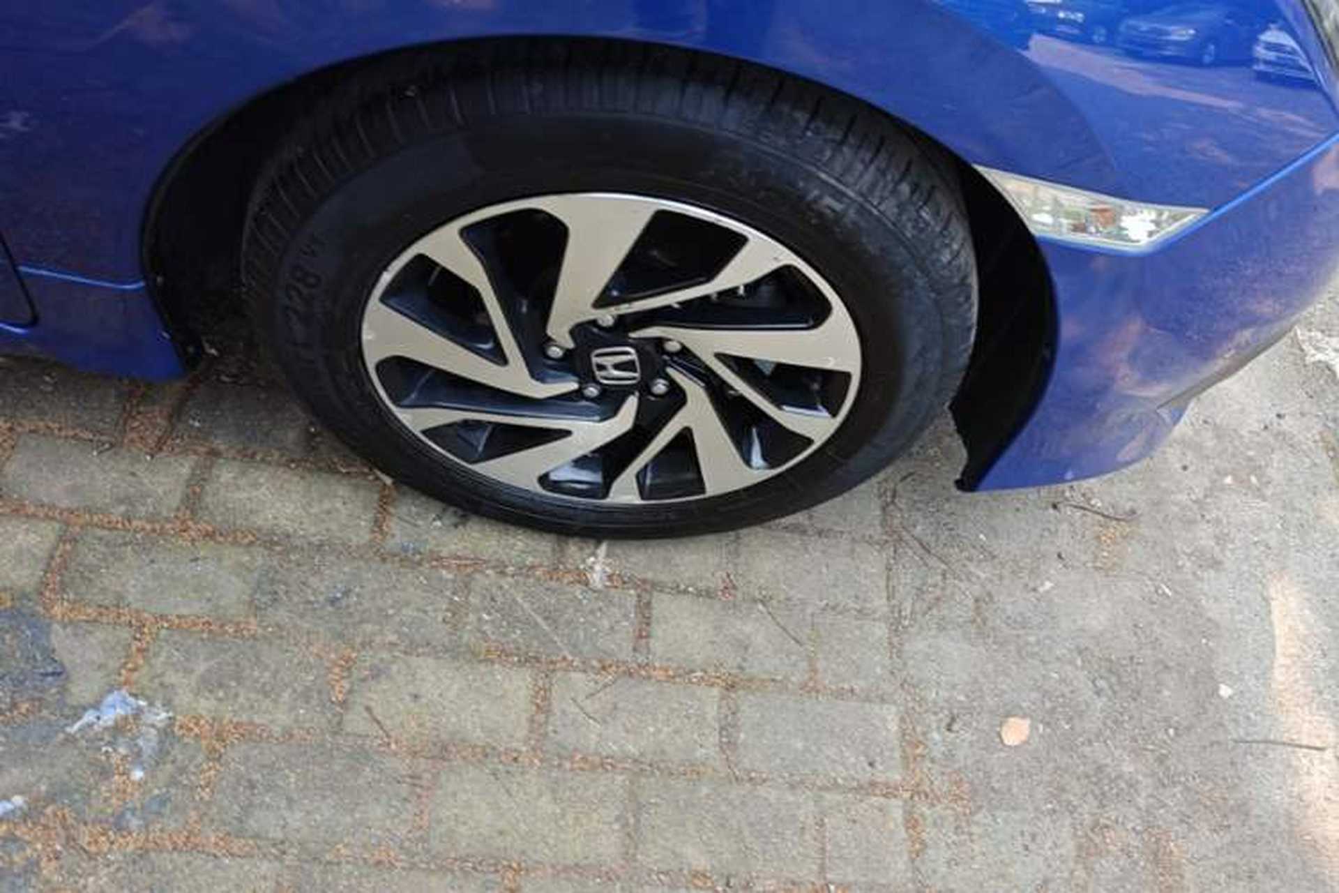 Used Honda Civic 2016 220TURBO CVT Luxury Edition Right Front Wheel Hub