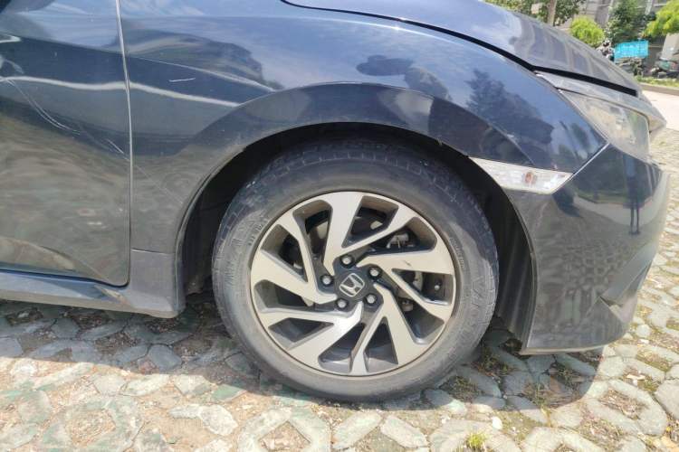 Used Honda Civic 2016 220TURBO CVT Luxury Edition Right Front Wheel Hub