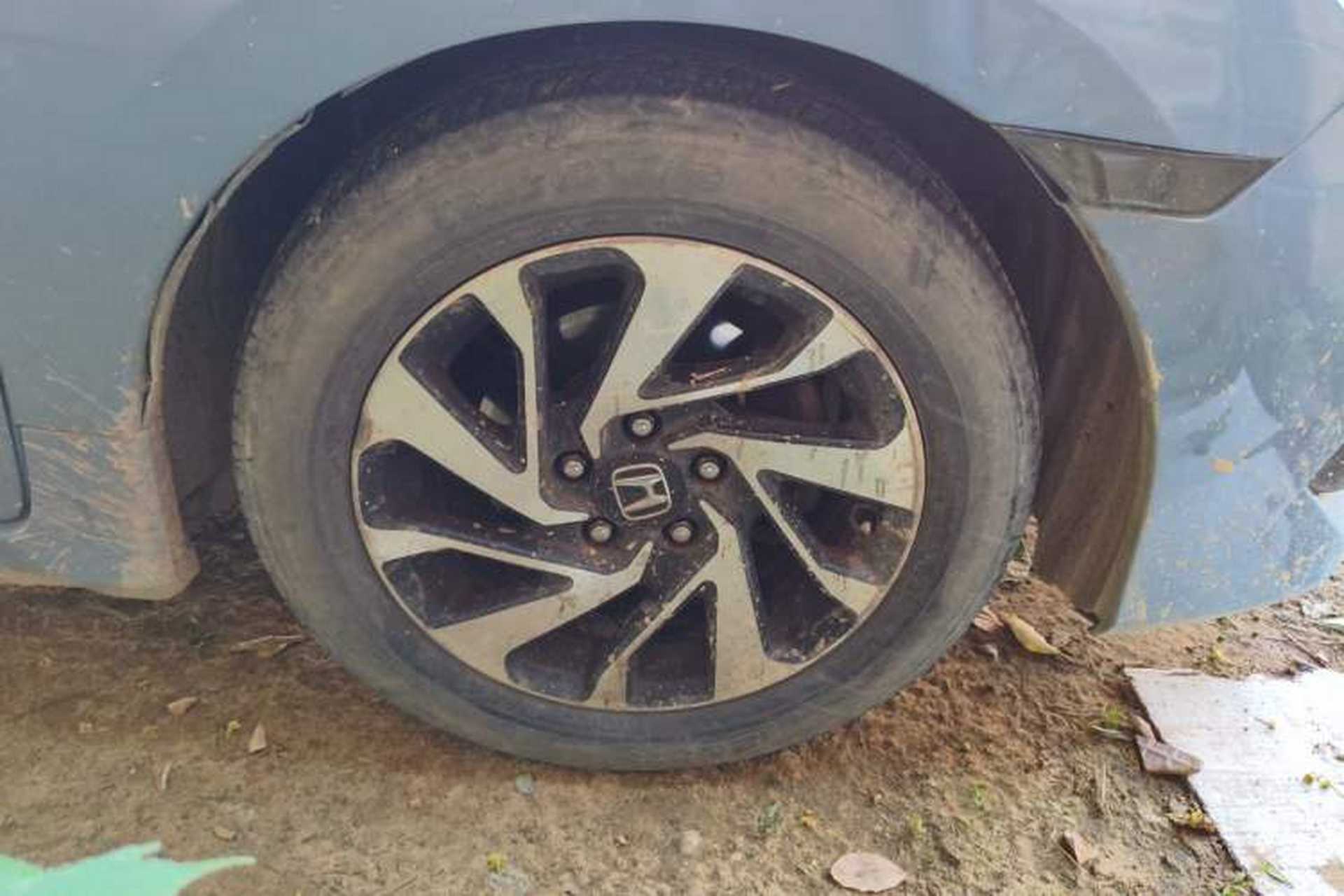 Used Honda Civic 2016 220TURBO Manual Luxury Edition Right Front Wheel Hub