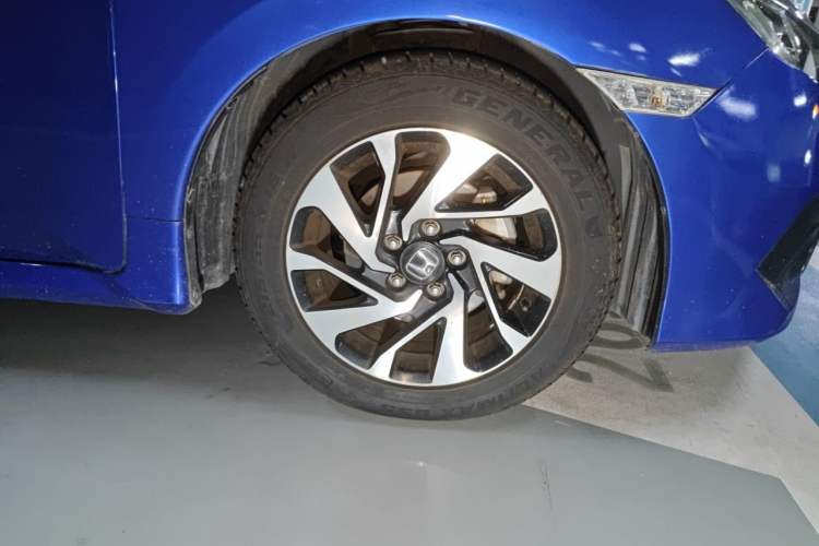 Used Honda Civic 2016 220TURBO CVT Luxury Edition Right Front Wheel Hub