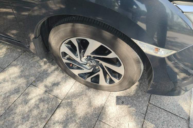 Used Honda Civic 2016 220TURBO CVT Luxury Edition Right Front Wheel Hub