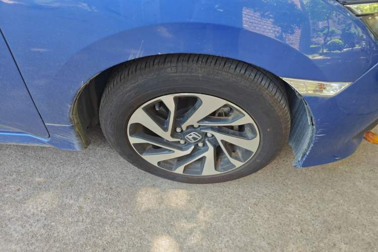 Used Honda Civic 2016 220TURBO CVT Luxury Edition Right Front Wheel Hub
