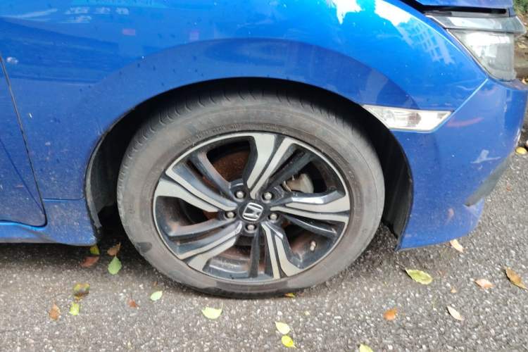 Used Honda Civic 2016 220TURBO CVT Prestige Edition Right Front Wheel Hub