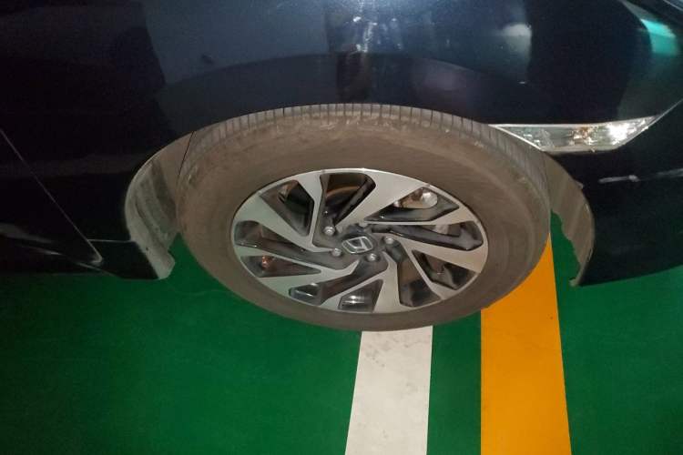 Used Honda Civic 2016 220TURBO CVT Luxury Edition Right Front Wheel Hub