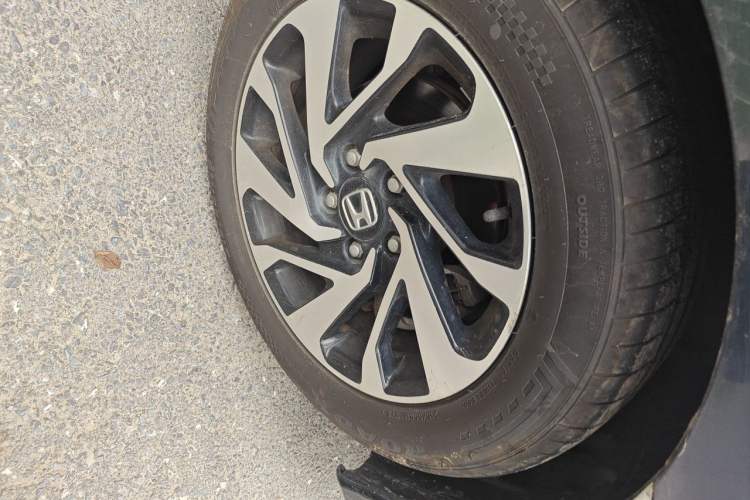 Used Honda Civic 2016 220TURBO CVT Luxury Edition Right Front Wheel Hub