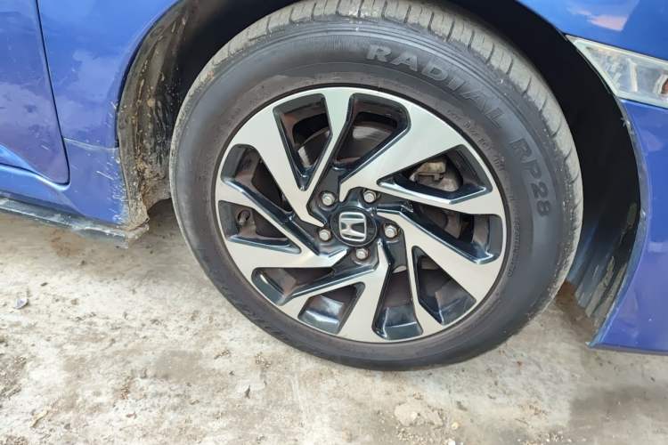 Used Honda Civic 2016 220TURBO CVT Luxury Edition Right Front Wheel Hub