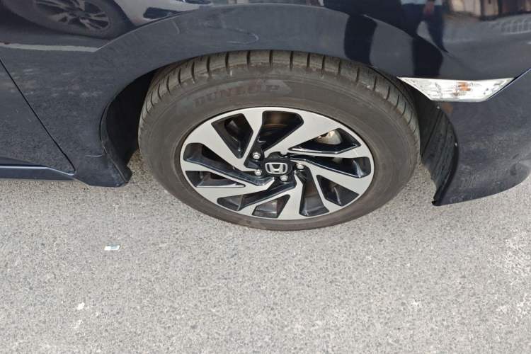 Used Honda Civic 2016 220TURBO CVT Luxury Edition Right Front Wheel Hub