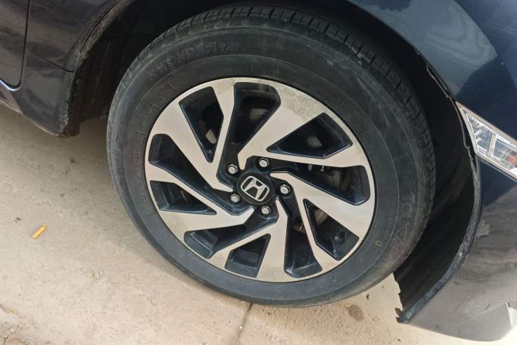 Used Honda Civic 2016 220TURBO CVT Luxury Edition Right Front Wheel Hub