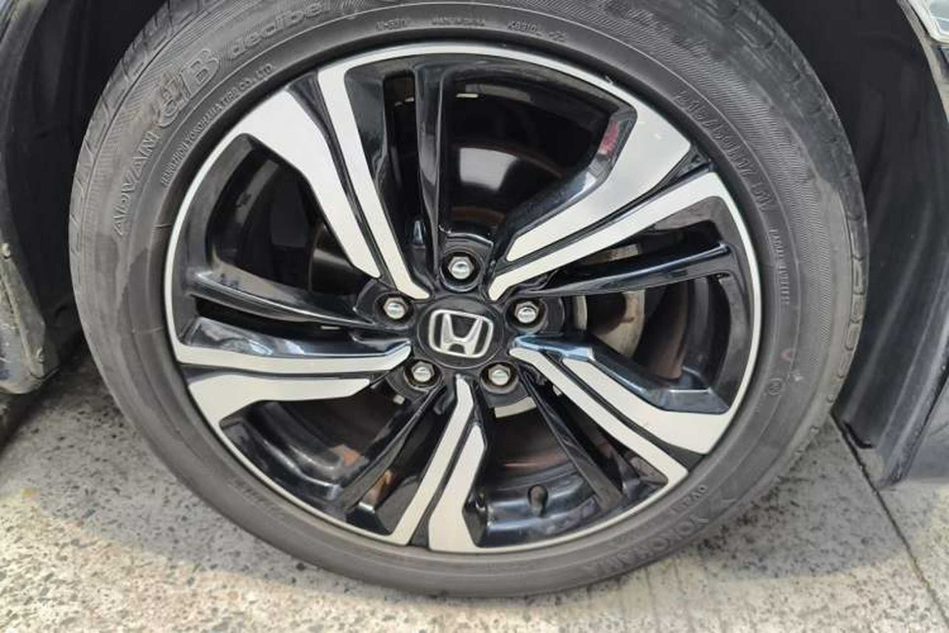 Used Honda Civic 2016 220TURBO CVT Prestige Edition Right Front Wheel Hub