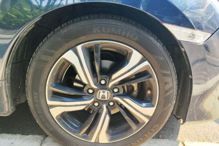 Used Honda Civic 2016 220TURBO CVT Prestige Edition Right Front Wheel Hub