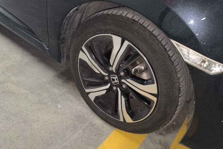 Used Honda Civic 2016 220TURBO CVT Prestige Edition Right Front Wheel Hub
