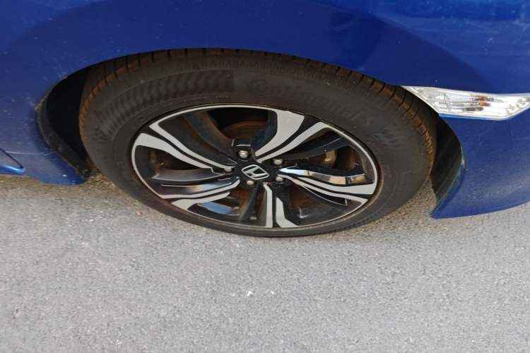 Used Honda Civic 2016 220TURBO CVT Prestige Edition Right Front Wheel Hub