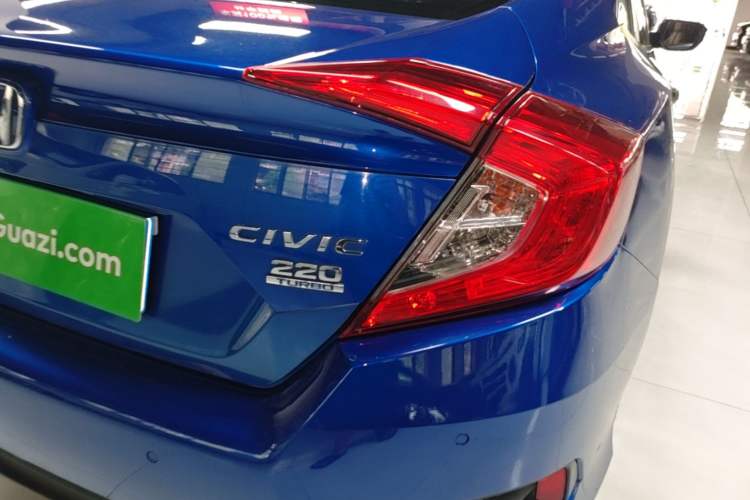 Used Honda Civic 2016 220TURBO Manual Luxury Edition Right Rear Taillight