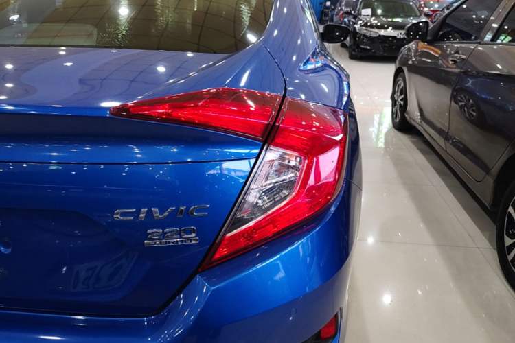 Used Honda Civic 2016 220TURBO CVT Luxury Edition Right Rear Taillight