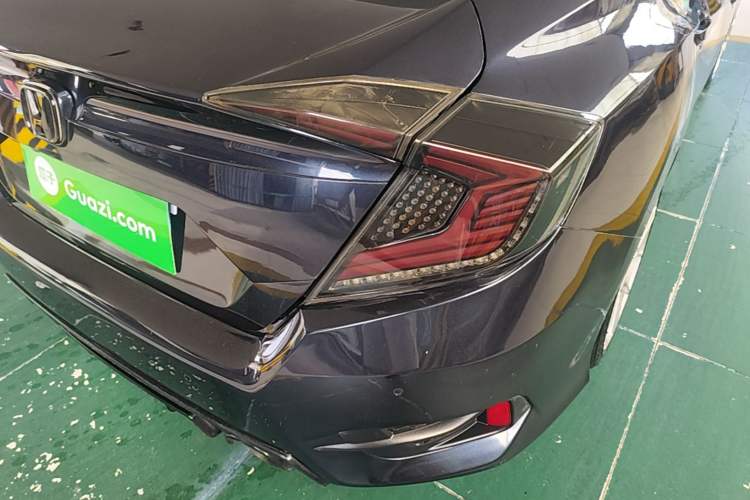 Used Honda Civic 2016 220TURBO Manual Luxury Edition Right Rear Taillight