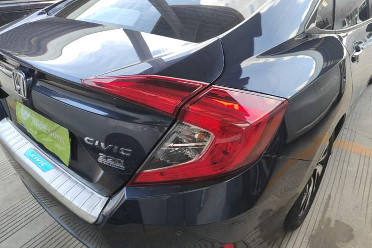 Used Honda Civic 2016 220TURBO CVT Luxury Edition Right Rear Taillight